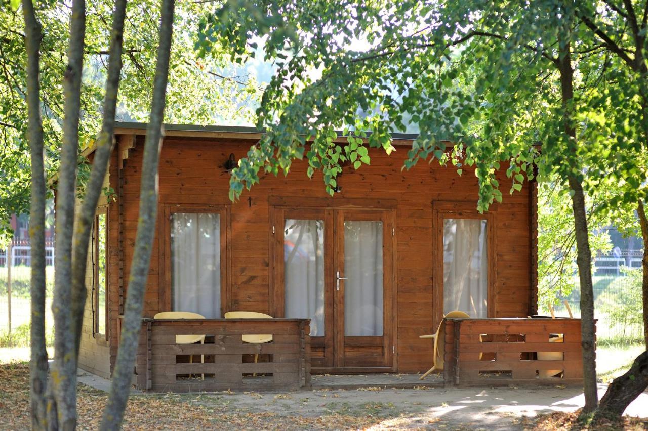 Kaunas Camp Inn エクステリア 写真