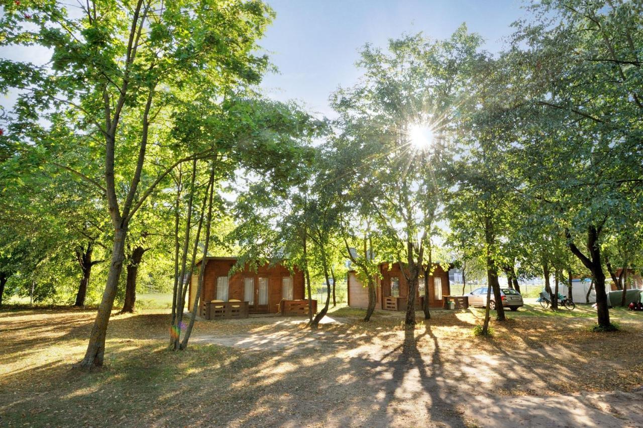 Kaunas Camp Inn エクステリア 写真